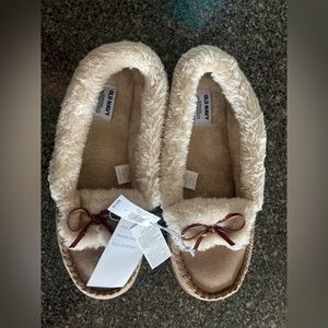 Old Navy Moccasins Size 9 NWT
